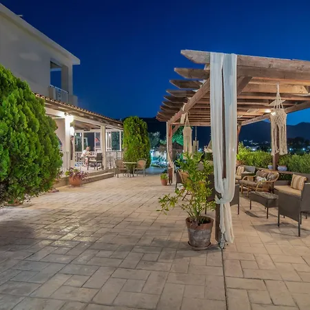 Grapevines Aparthotel