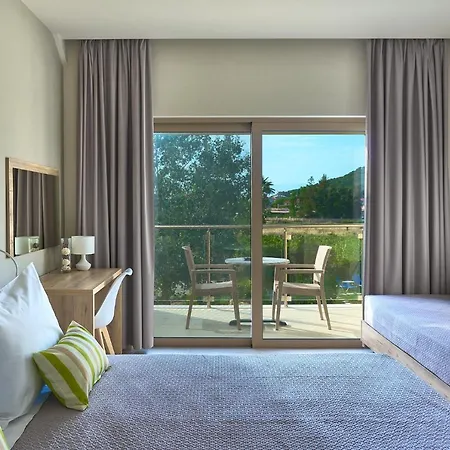 Grapevines Aparthotel