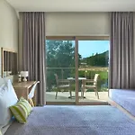 Grapevines Aparthotel 4*