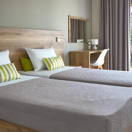Grapevines Apartmanhotel Alikanász
