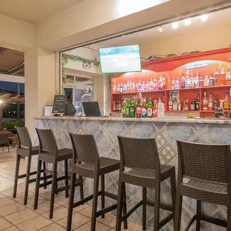 Grapevines Apartmanhotel Alikanász