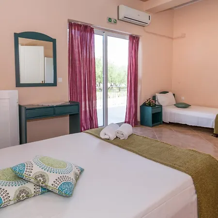 Grapevines Aparthotel 3*