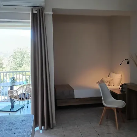 Apartmanhotel Grapevines Alikanász